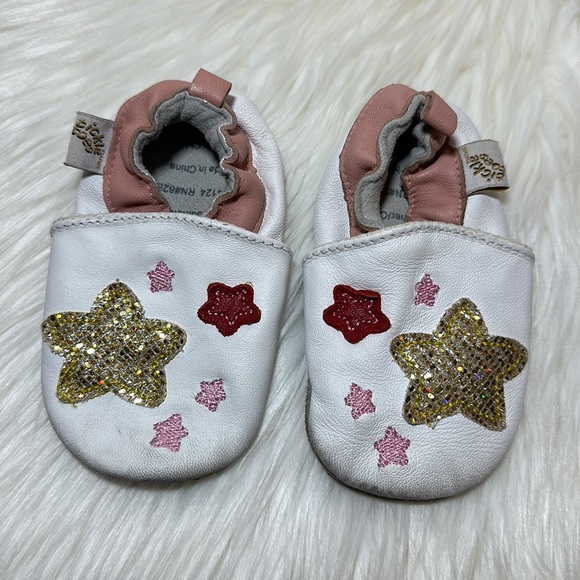 White Baby Shoes with Stars 6-12Months - Picture 2 of 3
